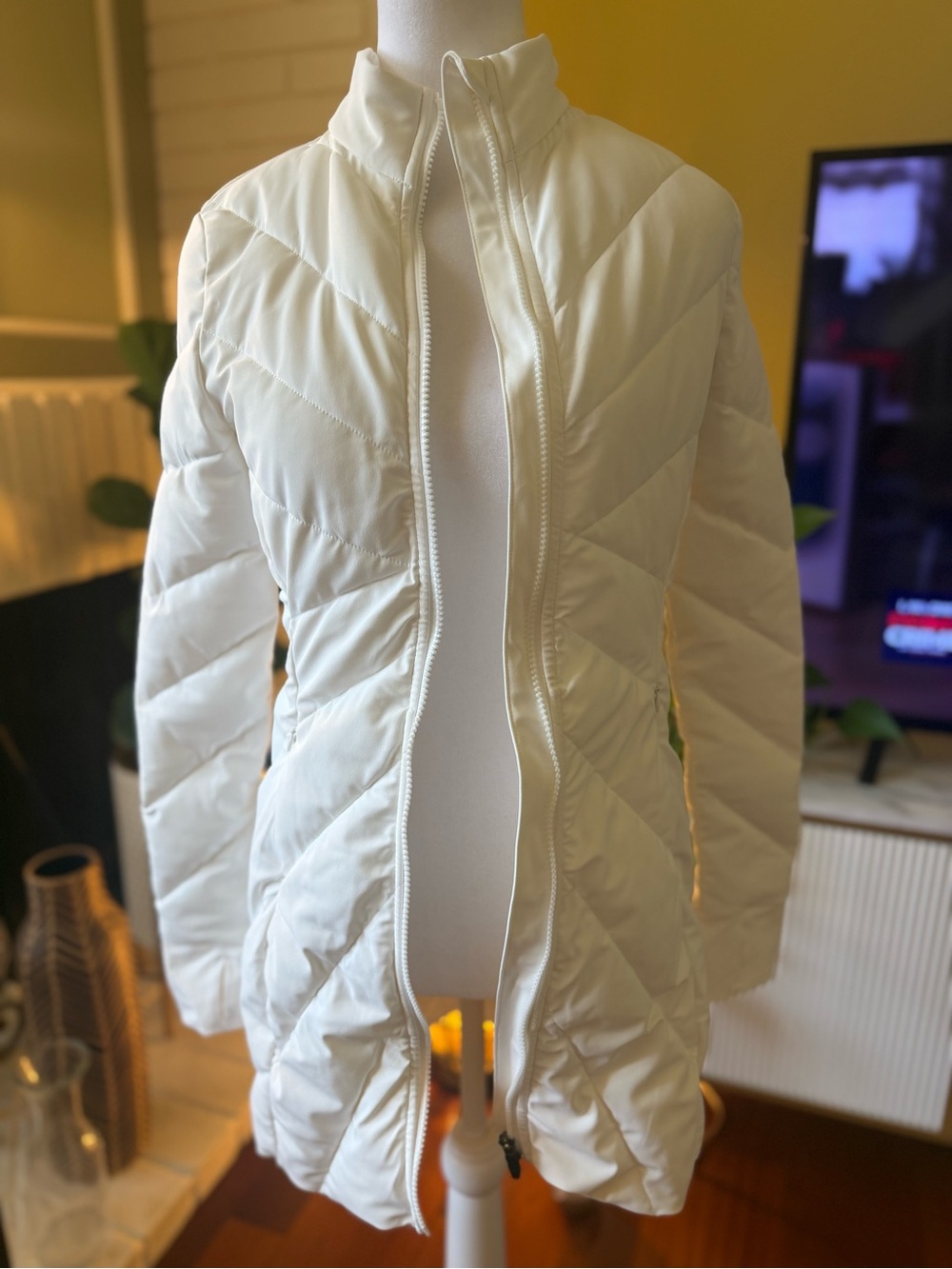 HALARA White Quilted Long Puffer Jacket - Picture 4 of 9